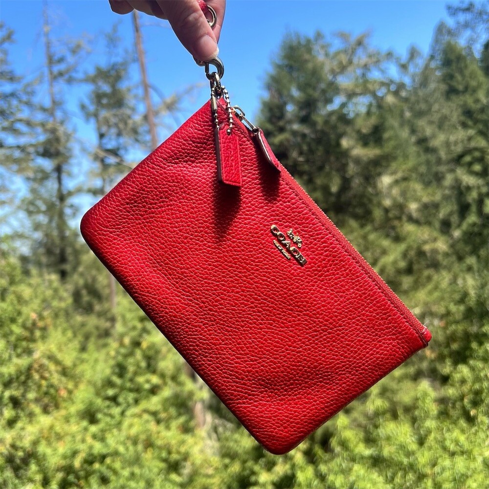 COACH RED Small Pebble Leather Wristlet
Wallet Clutch Gold Hardware AUTHENTIC - Picture 3 of 11
